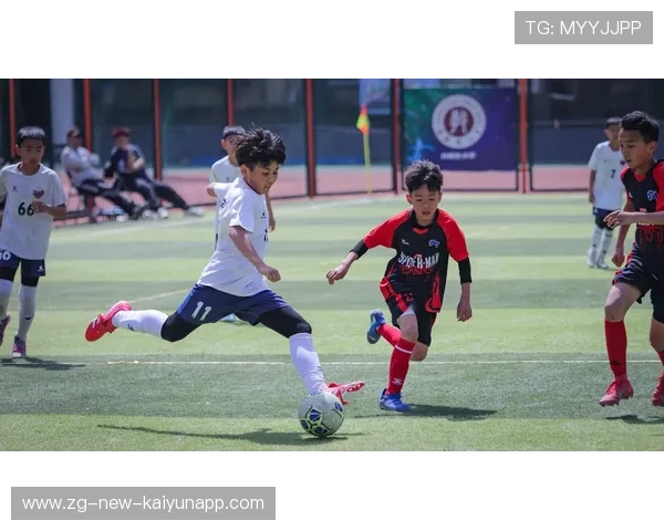 足球俱乐部在青训中实行未成年权益保护与合同审查制度，青少年足球俱乐部申请